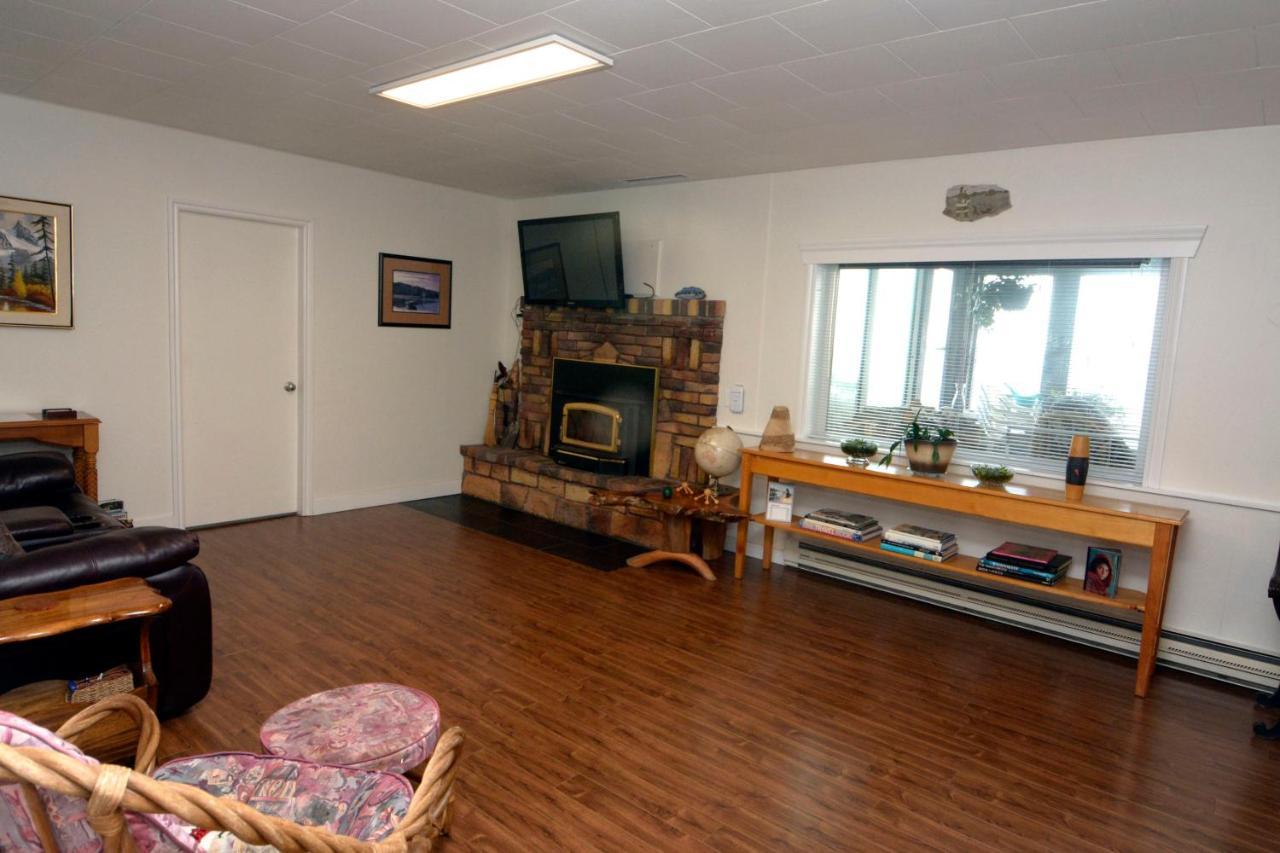 Oceanfront Paradise Comox Exteriör bild